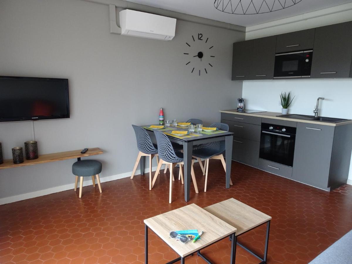 T3 150 M De La Plage, Climatisation, Piscine Et Parking Privatif - Le Lavandou Exterior photo